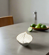 ceramic serving leaf bowl  21111g