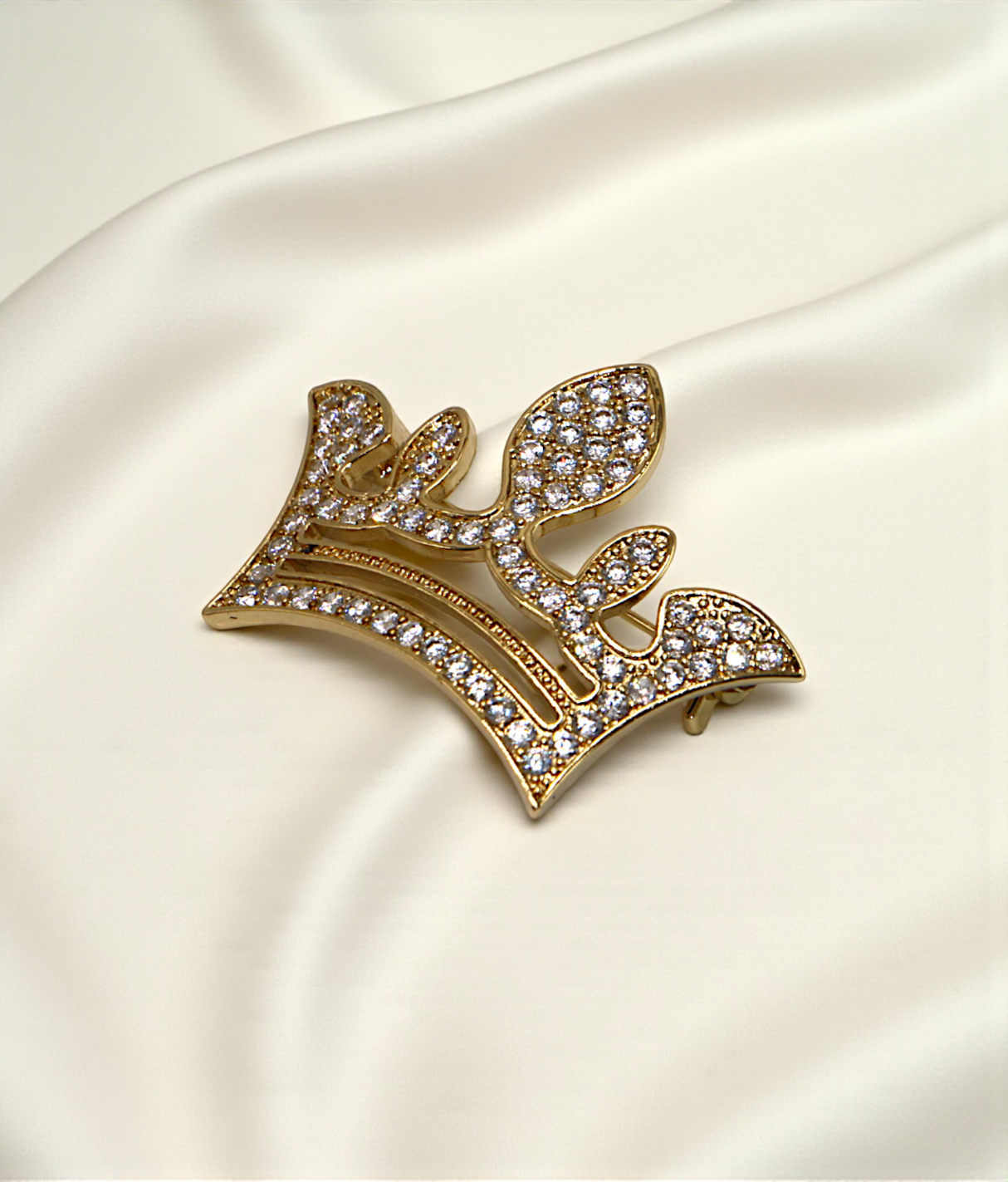 brooch crown shape and stone