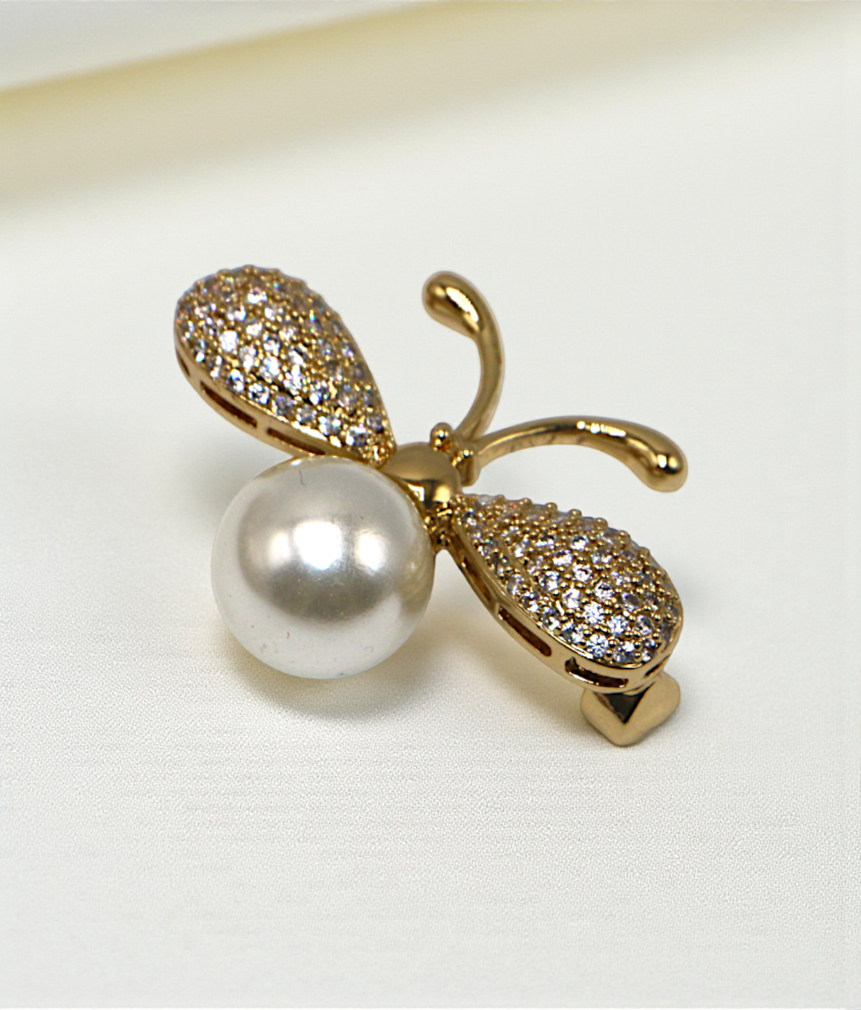 brooch butterfly crystal stone