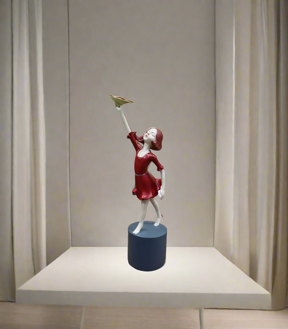 statue girl 2034