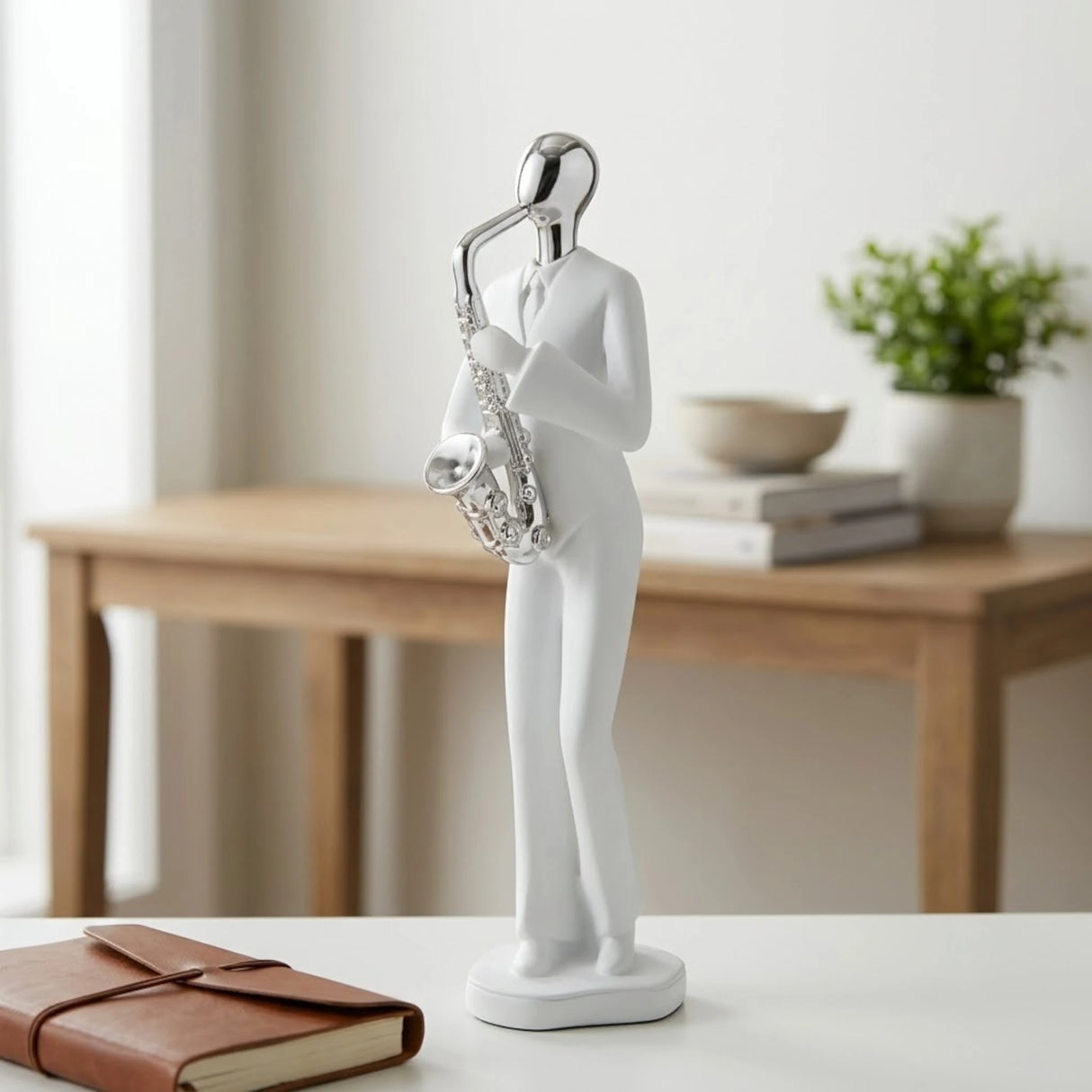 statue winomo musician white 11"x4" china