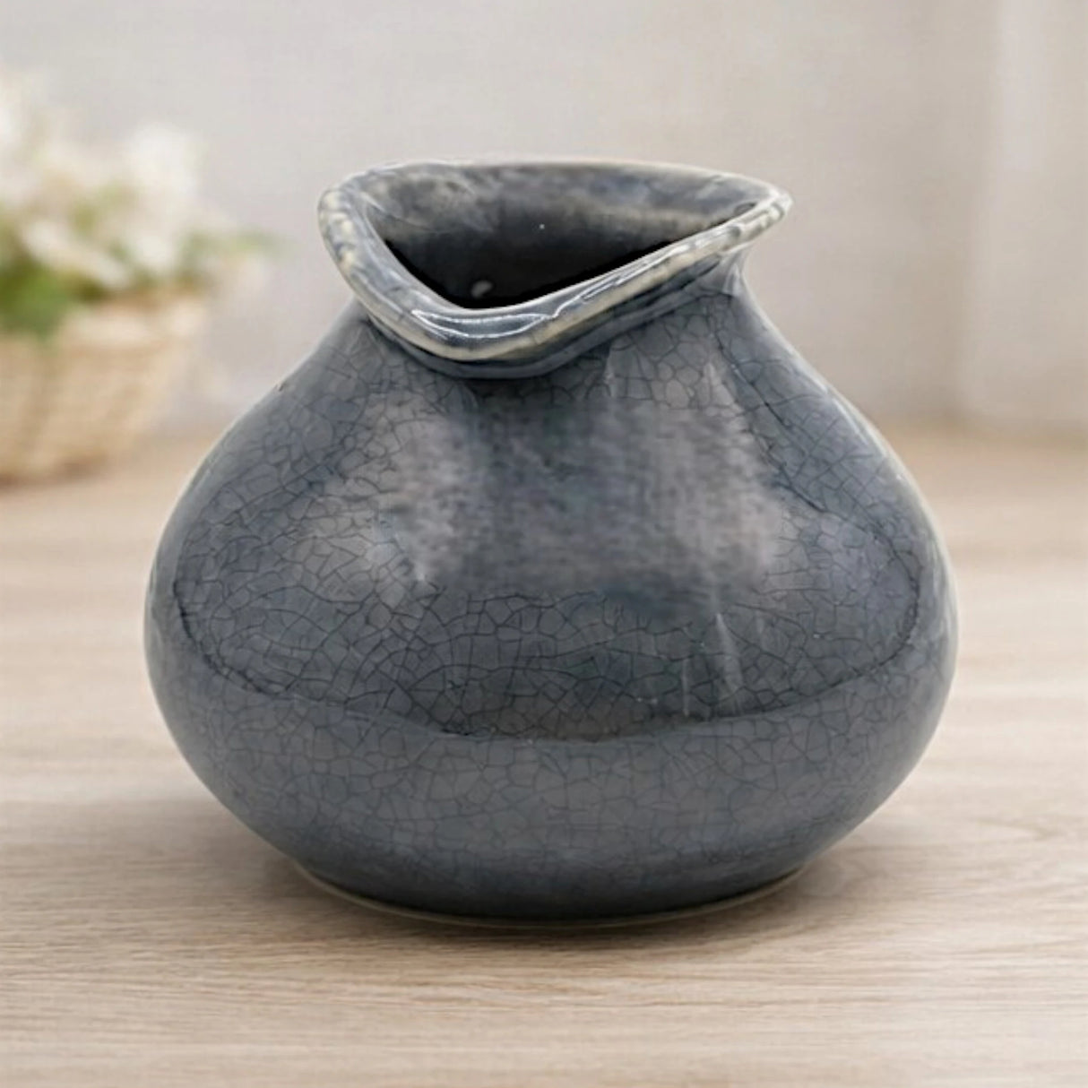ceramic vase grey crackle 4"x5" china