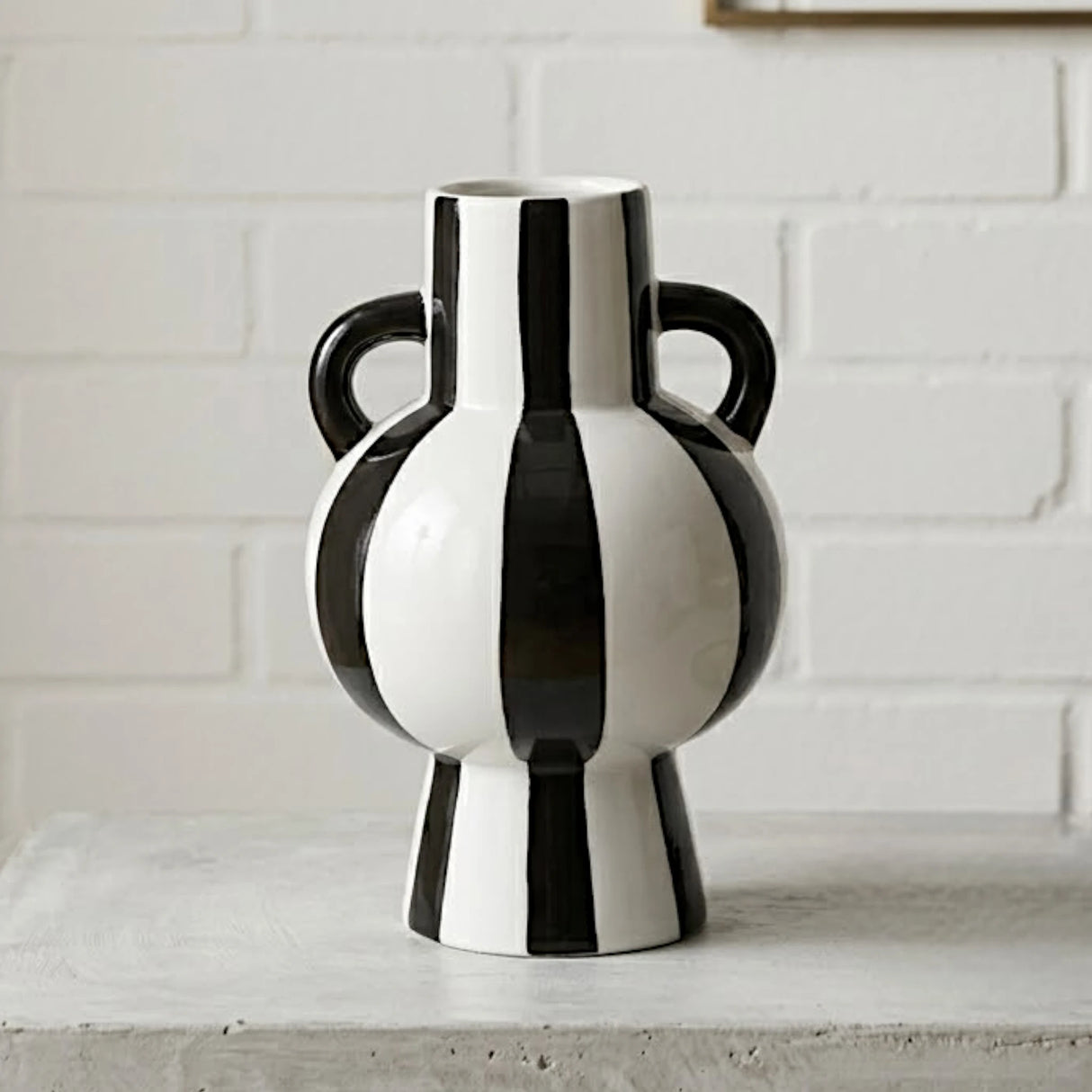 ceramic vase black & white striped with handle 9.5"x5" china