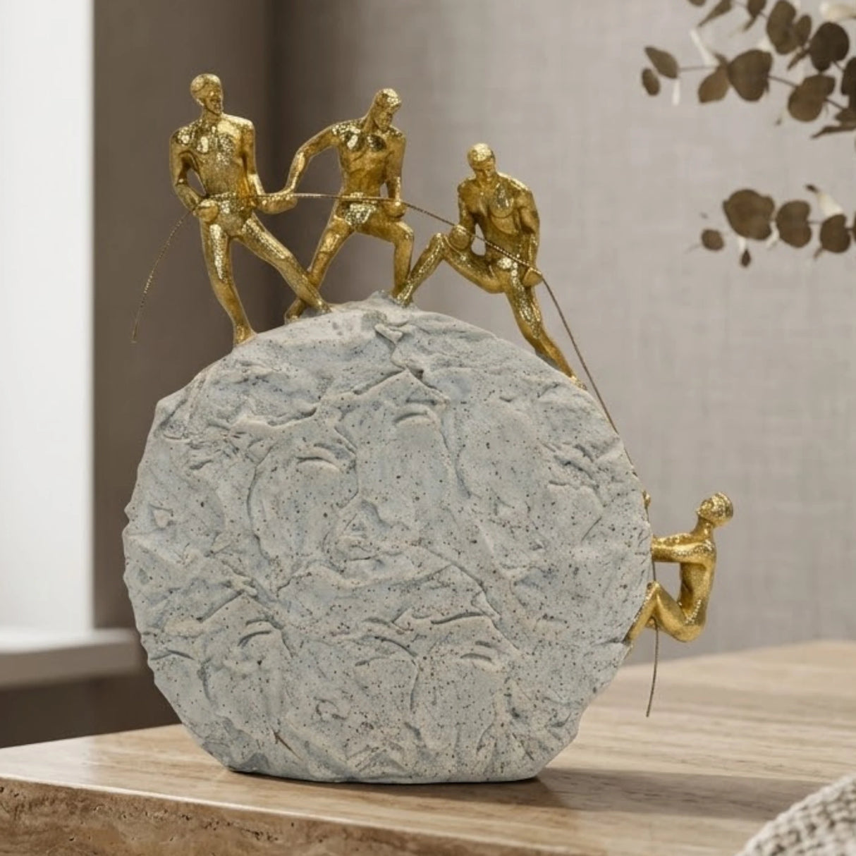 statue 4 figures pulling rope white & golden 10''x5'' china