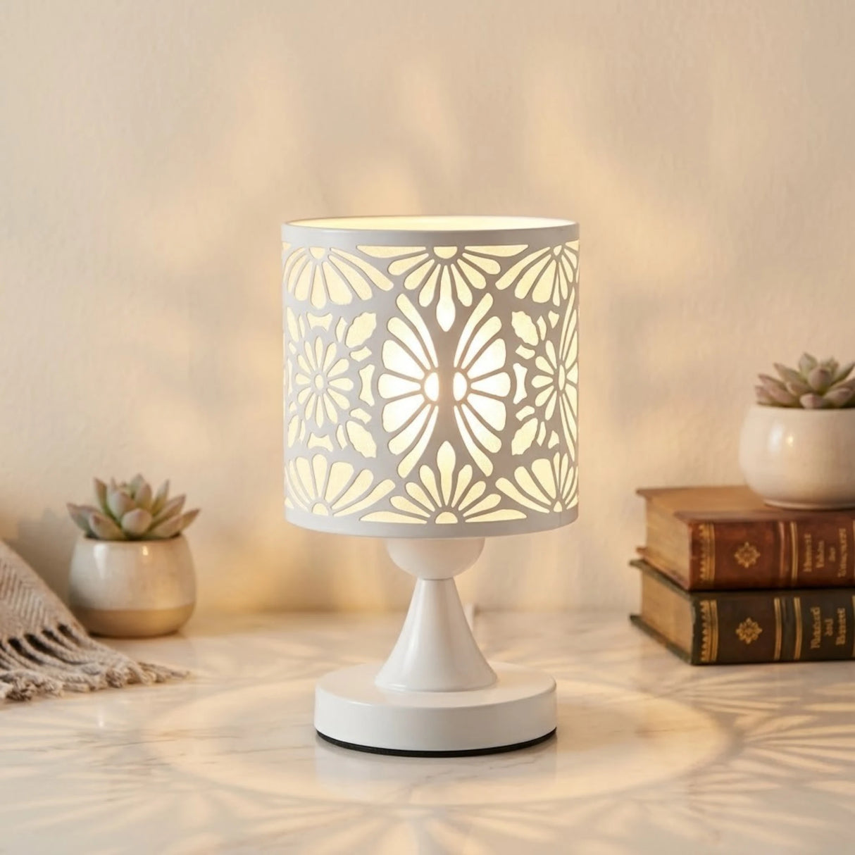 metal table lamp flower white 10''x6'' china