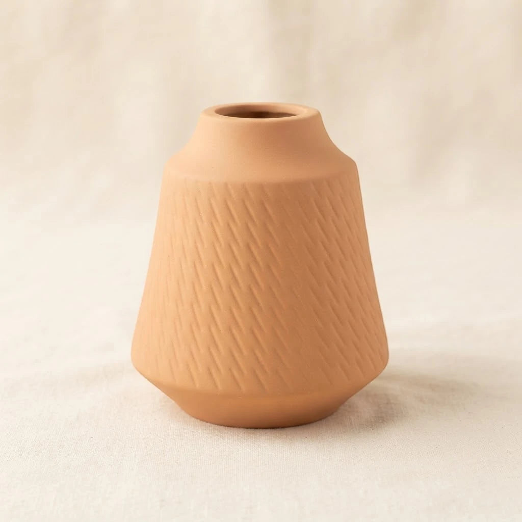 ceramic vase ribbed grooved lines small peach 5"x4" china
